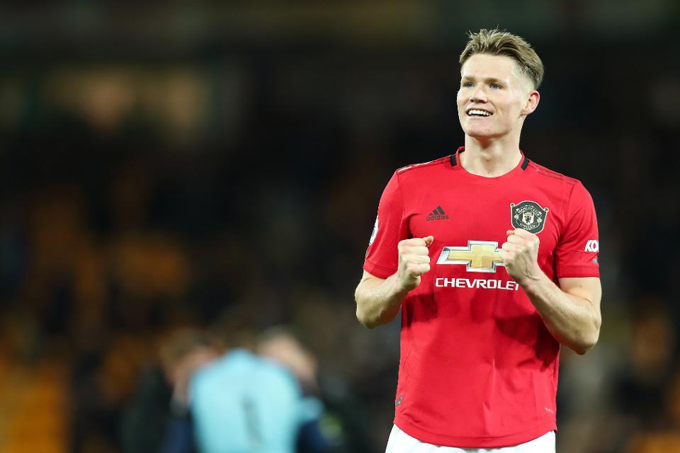 MCTOMINAY VOTED UNITED'S PLAYER OF THE MONTH - Bóng Đá