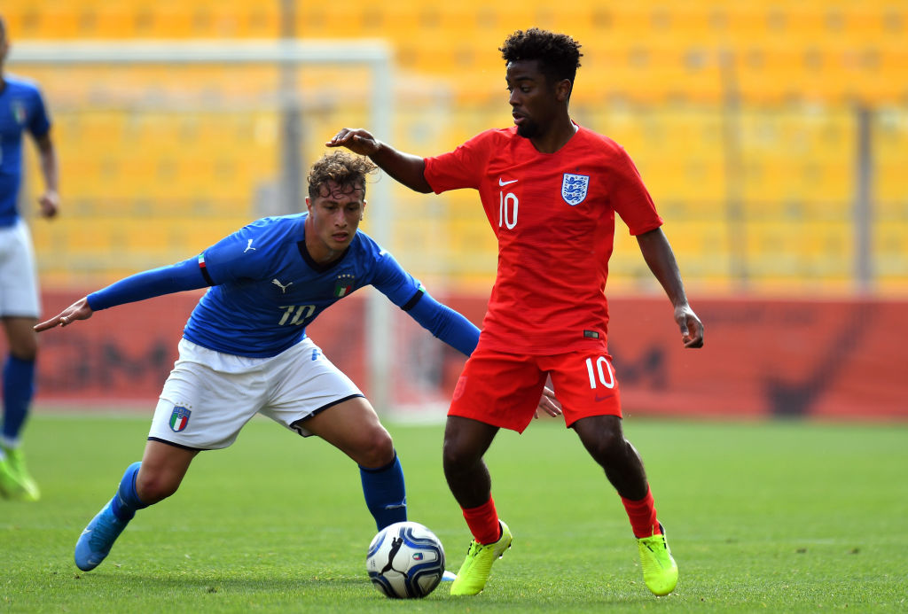 Angel Gomes returns from injury with 'three assists' for England under-20s - Bóng Đá