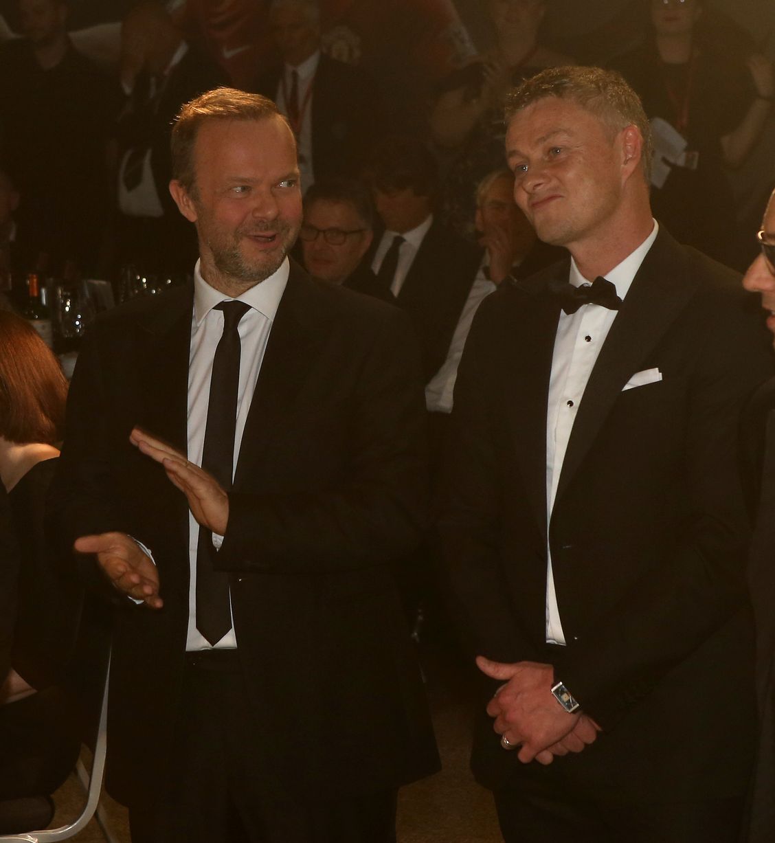 Ed Woodward and Ole Gunnar Solskjaer shrug off sack speculation at Man Utd Gala Dinner - Bóng Đá