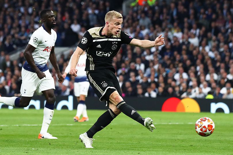 Donny van de Beek transfer claim should offer Arsenal and Tottenham hope amid Man United links - Bóng Đá