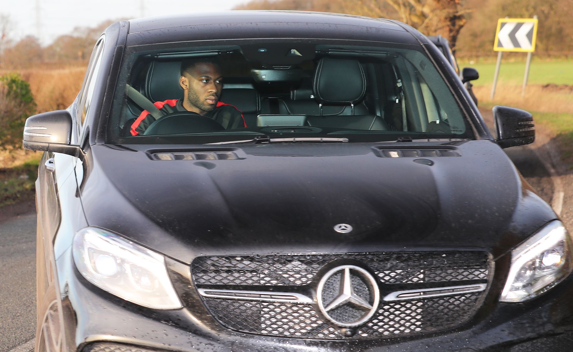 Marcus Rashford arrives at Manchester United training ground after injury blow - Ảnh - Bóng Đá