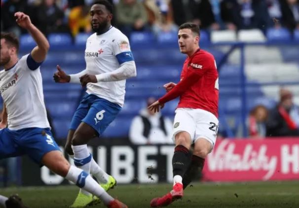Manchester United: Diogo Dalot message on Twitter to supporters following FA Cup goal receives plaudits - Bóng Đá