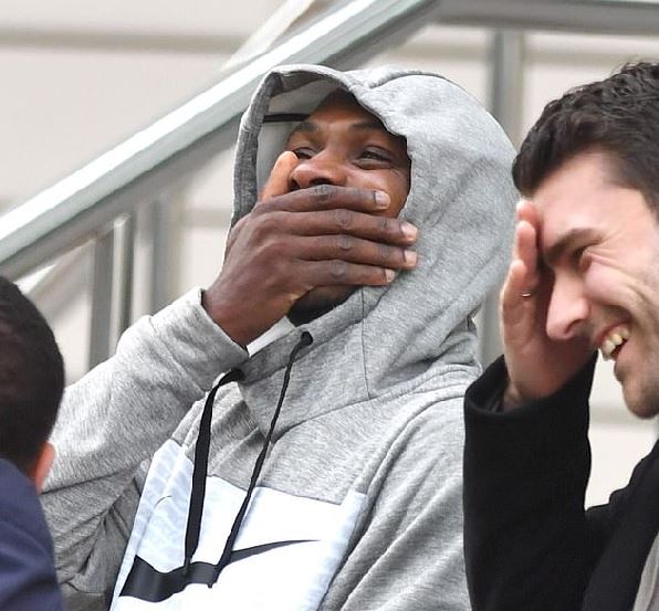Đến khách sạn Lowry, Odion Ighalo cười 'không nhặt được mồm'