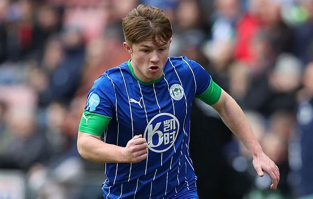 Everton look to sign Wigan Athletic forward Joe Gelhardt, with the 17-year-old dubbed 'the next Wayne Rooney' - Bóng Đá
