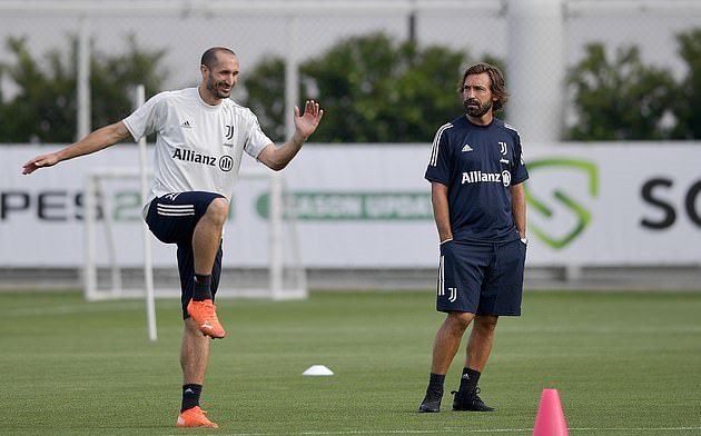 ndrea Pirlo takes first session at Juventus as his squad begin pre-season training just 17 days after last campaign finished - Bóng Đá