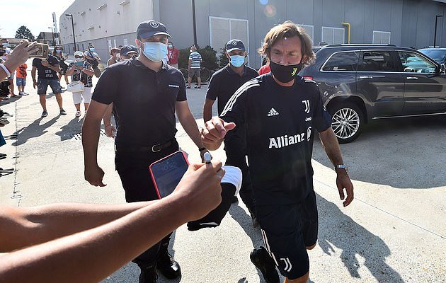 ndrea Pirlo takes first session at Juventus as his squad begin pre-season training just 17 days after last campaign finished - Bóng Đá
