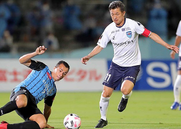 Kazuyoshi Miura becomes the oldest player to appear in the Japanese top flight at the age of 53 - Bóng Đá