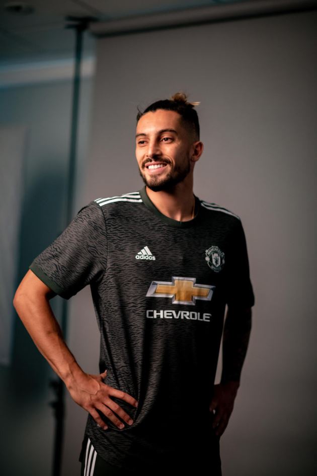 Pictures: Alex Telles in United kits and training gear - Bóng Đá