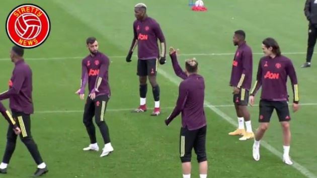 Bruno Fernandes snaps at Man Utd new boy Alex Telles in training footage - Bóng Đá