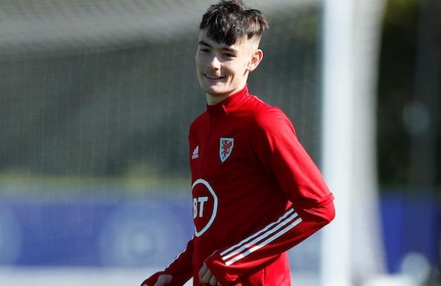 Manchester United recall Dylan Levitt from Charlton loan spell - Bóng Đá