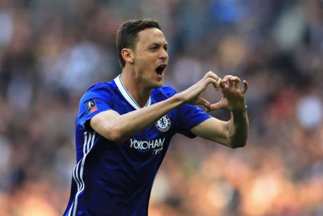 10. Nemanja Matic (Benfica đến Chelsea năm 2014): Matic trở lại Chelsea vào năm 2014 với giá 21 triệu bảng và tiếp tục giành hai chức vô địch Premier League trong bốn mùa giải với The Blues.