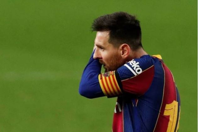 Lionel Messi's passionate reaction to Gerard Pique's equaliser during Barcelona vs Sevilla - Bóng Đá