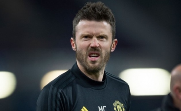 Tiền vệ trung tâm - Michael Carrick: Carrick giã từ sự nghiệp cầu thủ năm 2018 và hiện đang là trợ lý của Solskjaer.