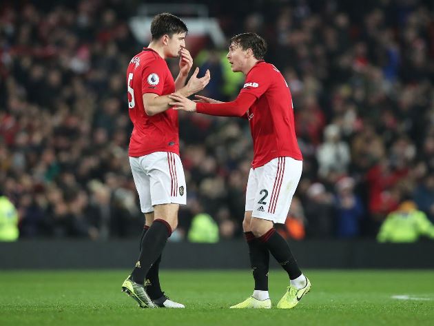 Nhưng rồi hàng thủ Man Utd đã được cải thiện, Harry Maguire và Victor Lindelof thi đấu đầy ăn ý. Man Utd giữ sạch lưới trước Chelsea, Manchester City lẫn AC Milan.