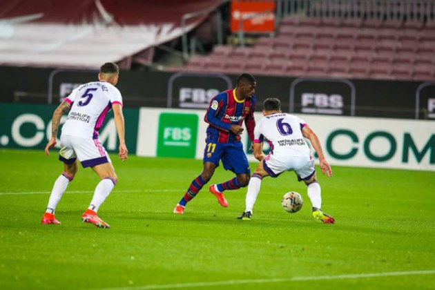 Dembele tỏa sáng đúng lúc.