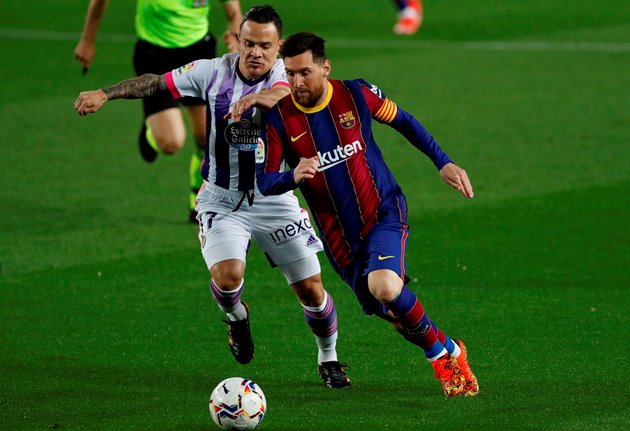 Messi và đồng đội gặp không ít khó khăn.