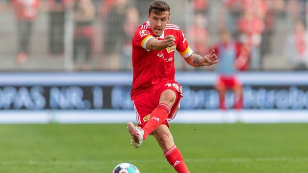Max Kruse chỉ cần 22 cú sút để có 10 bàn thắng.