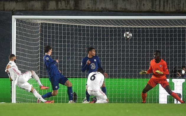 Rio Ferdinand hails 'complete striker' Karim Benzema - Bóng Đá