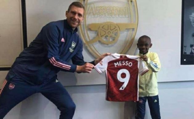 Arsenal complete Leo Messo transfer as wonderkid pictured holding shirt - Bóng Đá