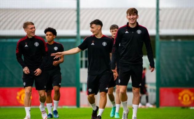 New squad numbers for five Man Utd players confirmed by the club - Bóng Đá