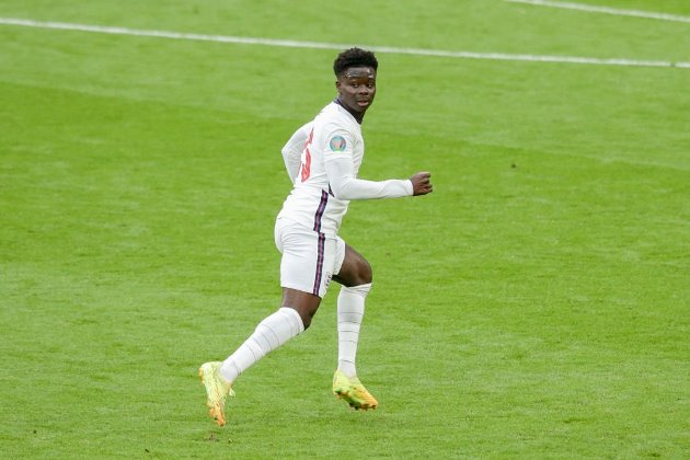 TONY ADAMS SAYS ARSENAL HAVE A TEENAGER WHO ‘IS GOING TO BE A SUPERSTAR’ Saka - Bóng Đá