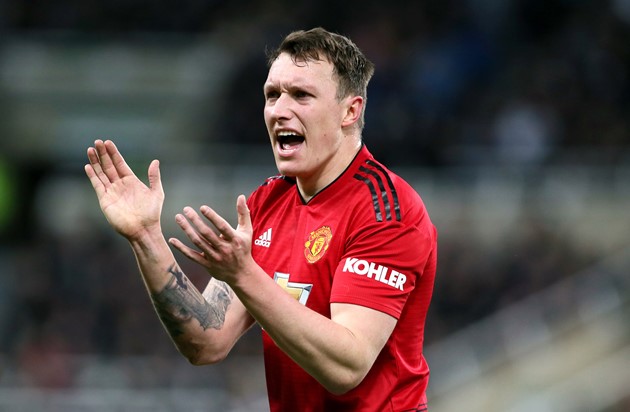Phil Jones IS in Ole Gunnar Solskjaer's plans for this season with injury-plagued defender to be used as a fifth centre back - Bóng Đá