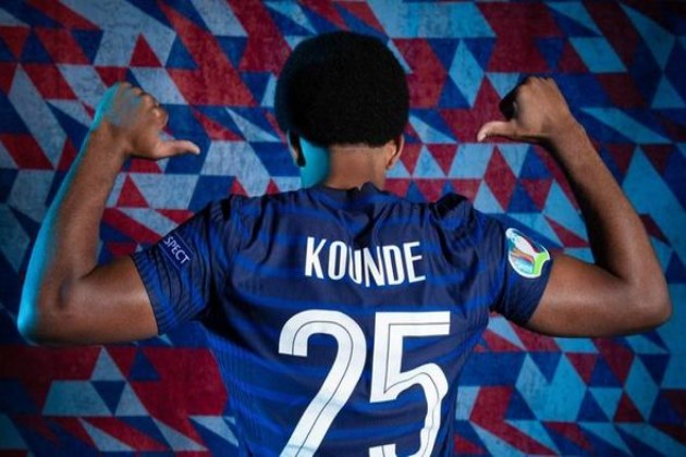 Fabrizio Romano: Chelsea FC will 'push again' to sign Jules Kounde this week - Bóng Đá