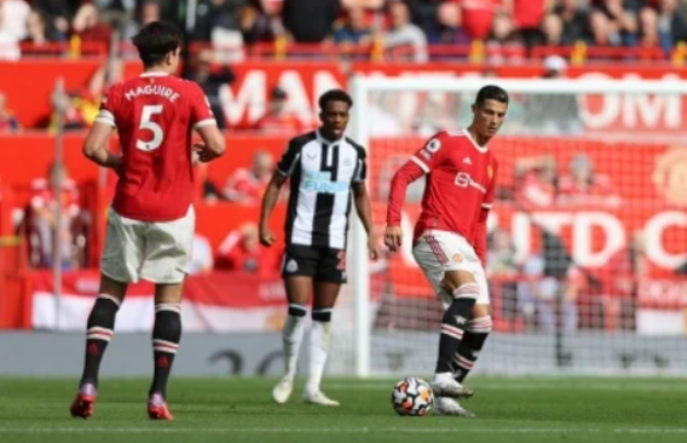 TRỰC TIẾP Man Utd 0-0 Newcastle (H1): Ronaldo đá chính - Bóng Đá