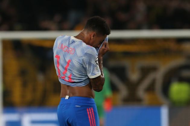 Harry Maguire sends message to Jesse Lingard after costly Manchester United error vs Young Boys - Bóng Đá