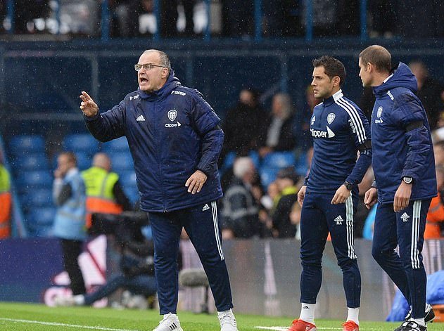 Marcelo Bielsa luôn đầy nhiệt huyết trong cách chỉ đạo của mình.