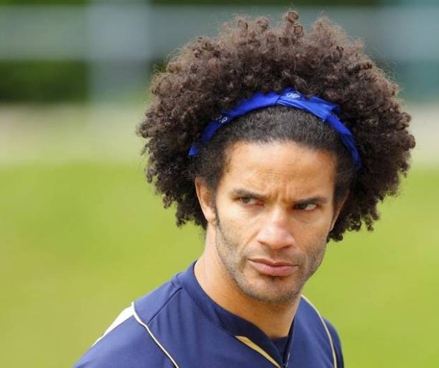 8) David James (572 lần ra sân, 169 trận sạch lưới): Trước khi bị Petr Cech phá vỡ, James đã giữ kỷ lục về số trận giữ sạch lưới ở Premier League với 169 trận trong suốt 17 năm sự nghiệp khoác áo CLB.