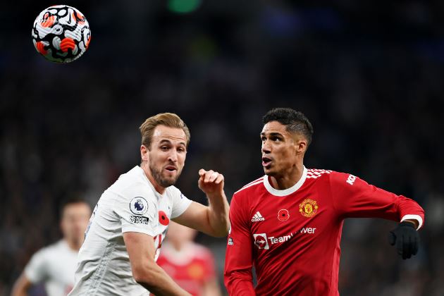 Manchester United fans react to Raphael Varane