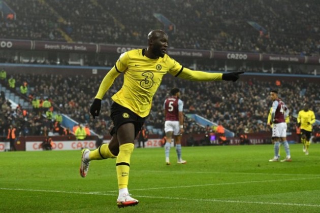 Romelu Lukaku ‘singlehandedly’ dragged Chelsea back into title race in Aston Villa win, says Jamie Redknapp - Bóng Đá