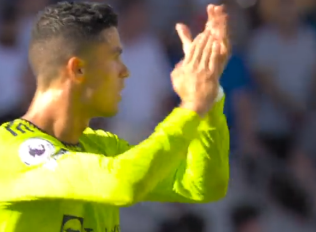 Ronaldo tức giận với De Gea sau 2 sai lầm - Bóng Đá