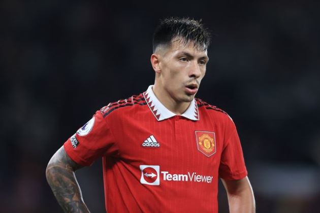 Lisandro Martinez bị hoài nghi.