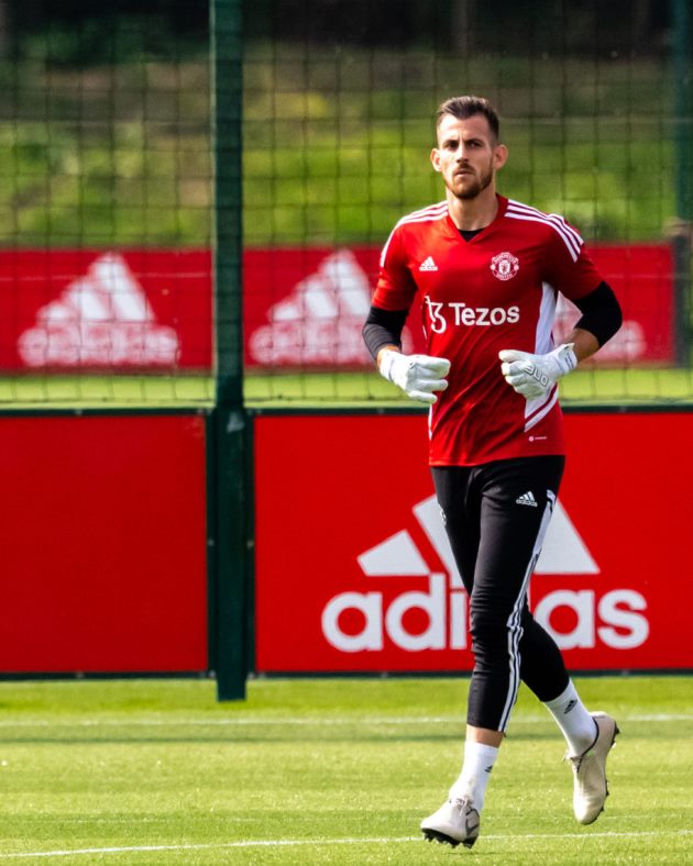 Man Utd sẽ thử nghiệm chơi kiểm soát bóng với Dubravka?