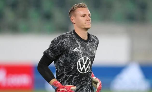 Leno không phục khi phải dự bị ở Arsenal.