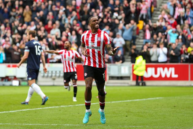Ivan Toney being eyed as replacement by Manchester United for superstar Cristiano Ronaldo - Bóng Đá