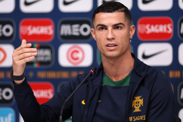 Ronaldo bỏ họp báo hậu chia tay Man Utd - Bóng Đá
