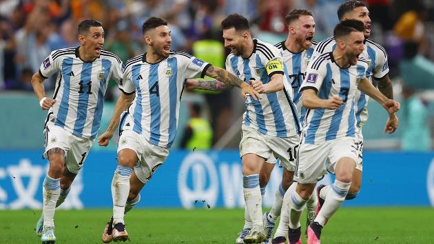 Lionel Messi urges Fifa to drop Netherlands vs Argentina referee Antonio Mateu Lahoz - Bóng Đá