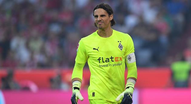 Player can ‘fulfil his dream’ and sign for Manchester United – Deal being built, January or summer  Yann Sommer - Bóng Đá