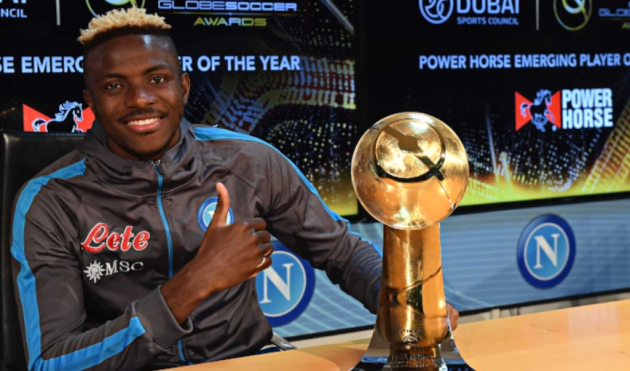 Victor Osimhen giành giải GLOBE SOCCER AWARD - Bóng Đá