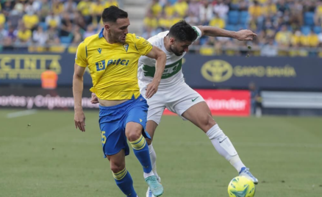 Cadiz gửi đơn kiện, đòi đá lại trận Elche từ phút 81 - Bóng Đá