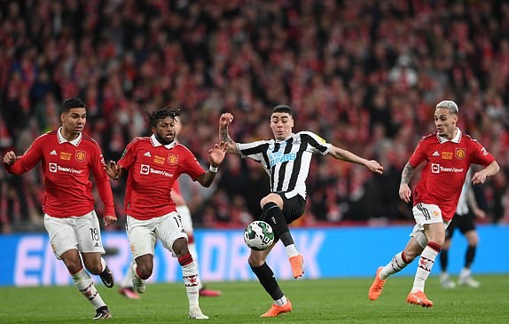 Man Utd đang chơi trên cơ.