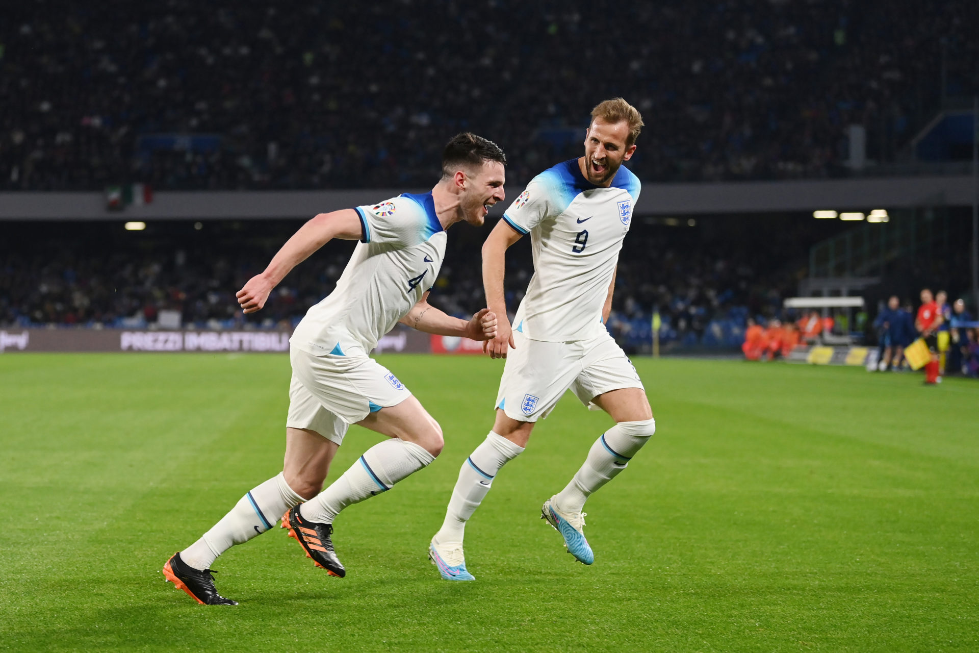 Rice được M.U và Arsenal săn đón.