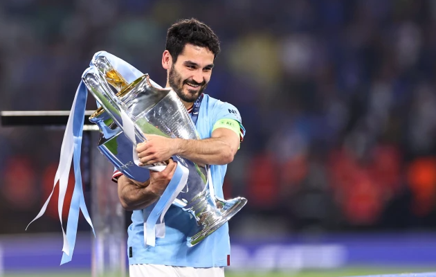 Per Mertesacker gives Arsenal hope over Ilkay Gundogan transfer after Manchester City win treble - Bóng Đá