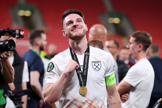 Declan Rice insists he does not want to leave West Ham despite the club's owner claiming he wants a move amid interest from Arsenal. - Bóng Đá