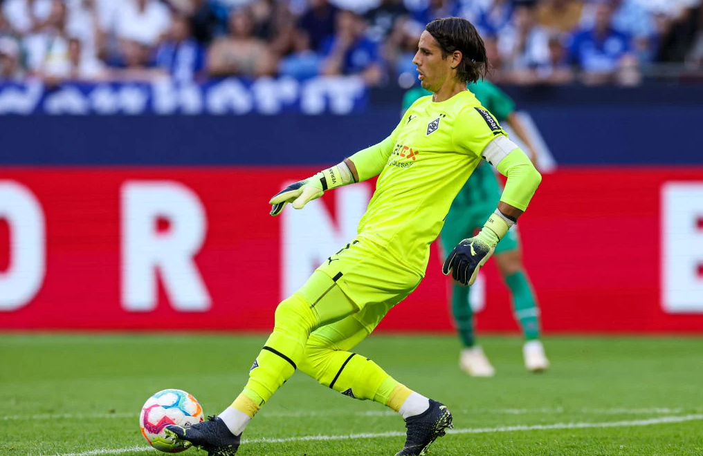 Yann Sommer lại được M.U săn đón.