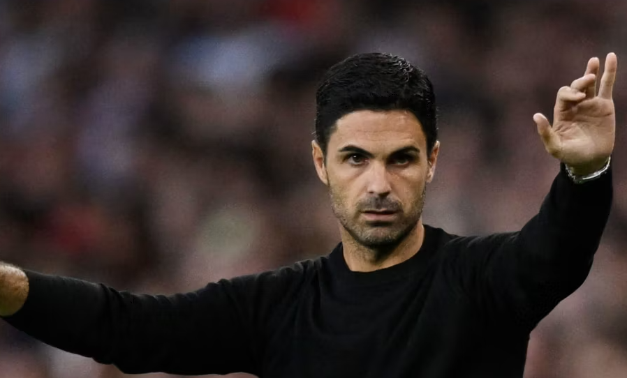 Arsenal cần thêm 1 cầu thủ chạy cánh.