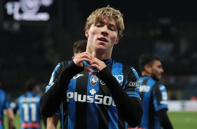 Rasmus Hojlund ‘flattered’ by PSG offer but still prefers move to Manchester United this summer - Bóng Đá